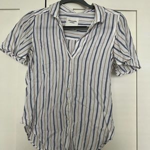 Abercrombie collared shirt, flounce sleeves XS